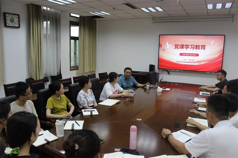 郭軍800講黨課.jpg
